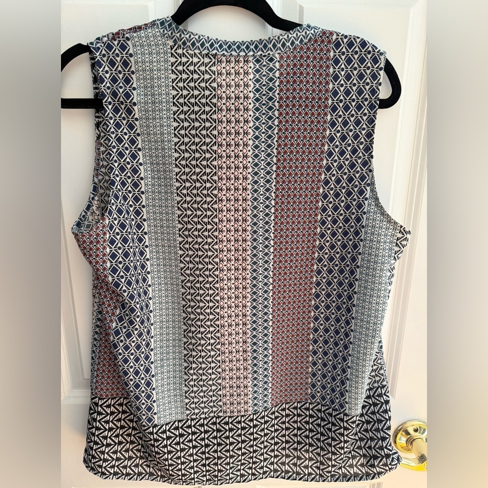 Fun 2 Fun Flora Ulrica Button Top - Picture 4 of 4
